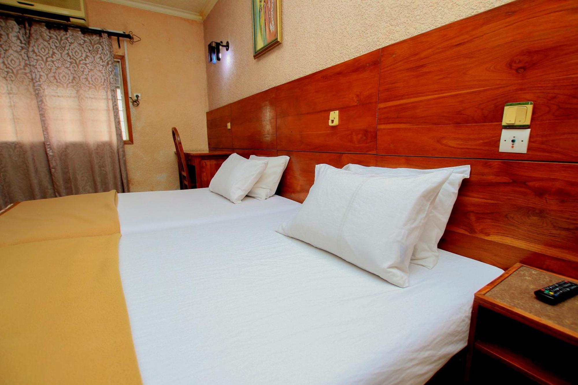 Hotel Le Prince Cotonou Exteriör bild
